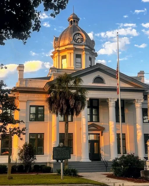 Courthouse photograph Courthouse photograph